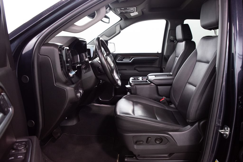 Used 2025 GMC Sierra 1500 SLT RWD image 6