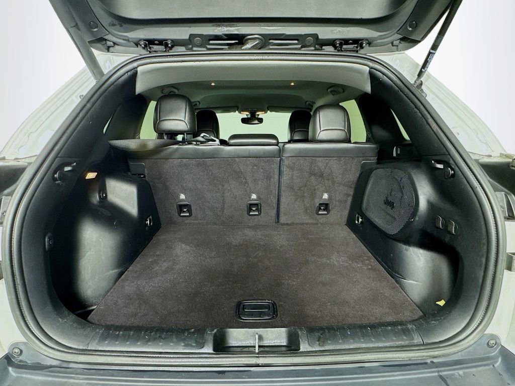 Used 2020 Jeep Cherokee Limited image 31