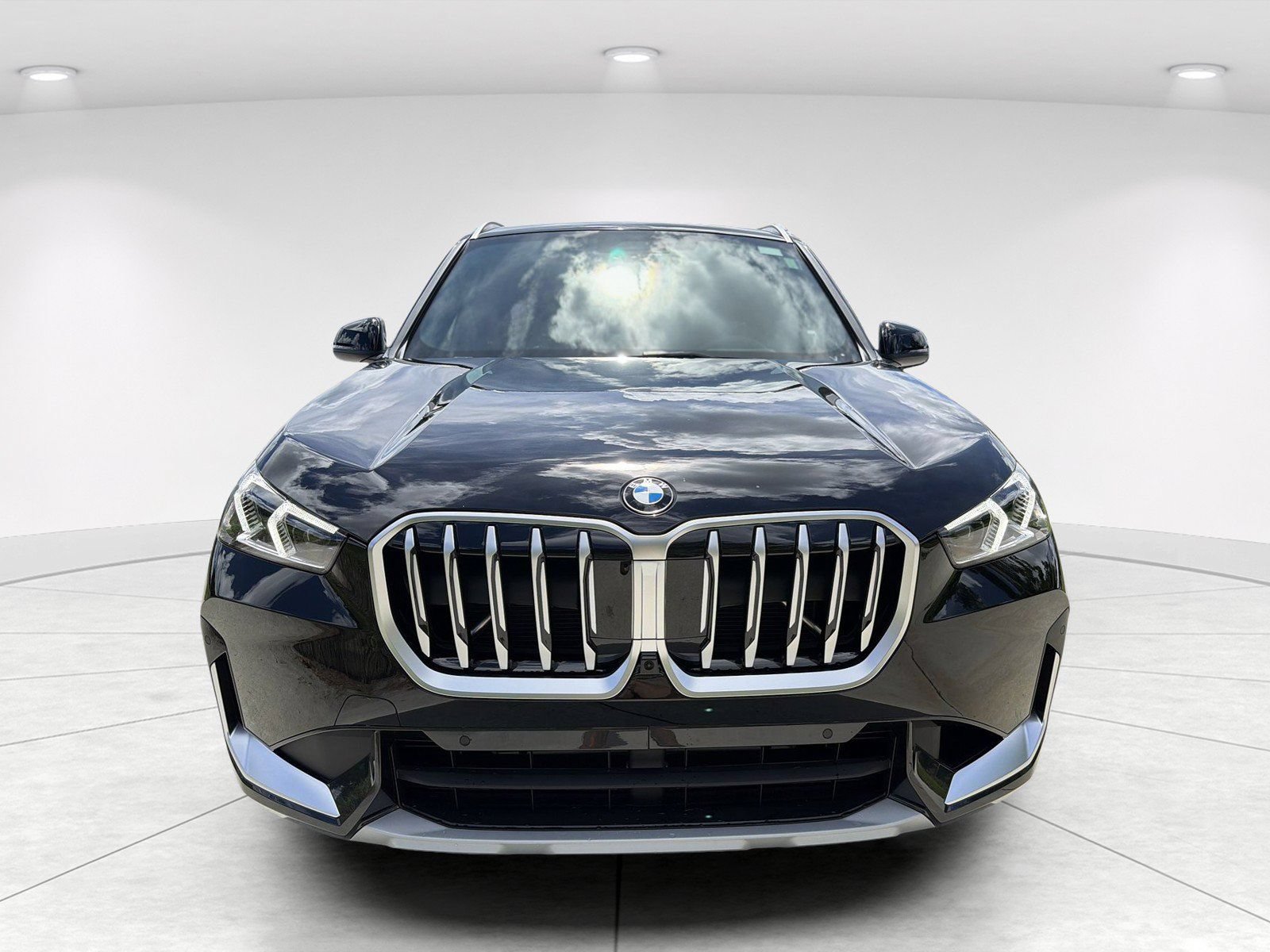 New 2026 BMW X1 xDrive28i w/ Technology Package AWD/4WD image 2
