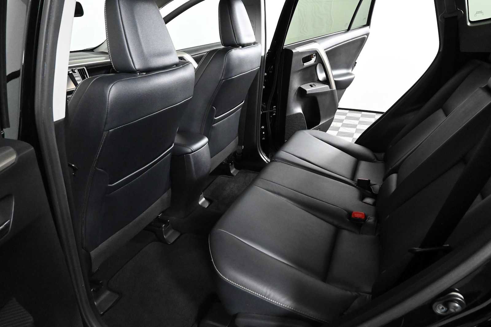 Used 2015 Toyota RAV4 Limited FWD image 13
