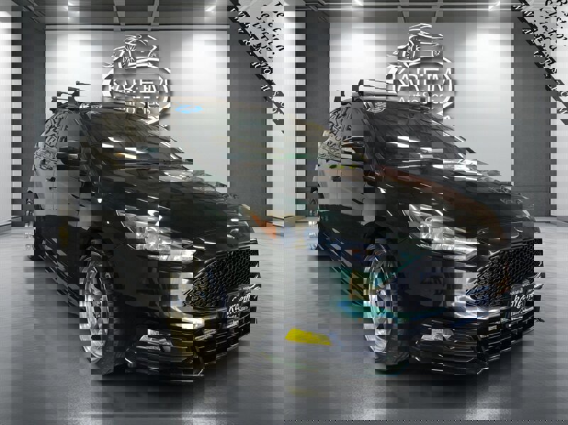 Used 2017 Ford Focus ST image 3