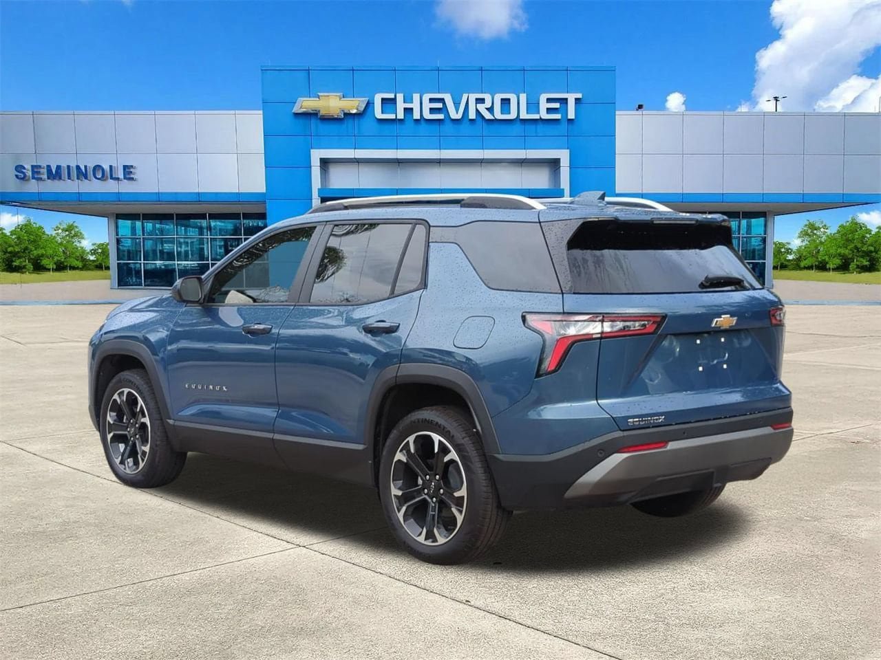 New 2027 Chevrolet Equinox LT FWD image 3