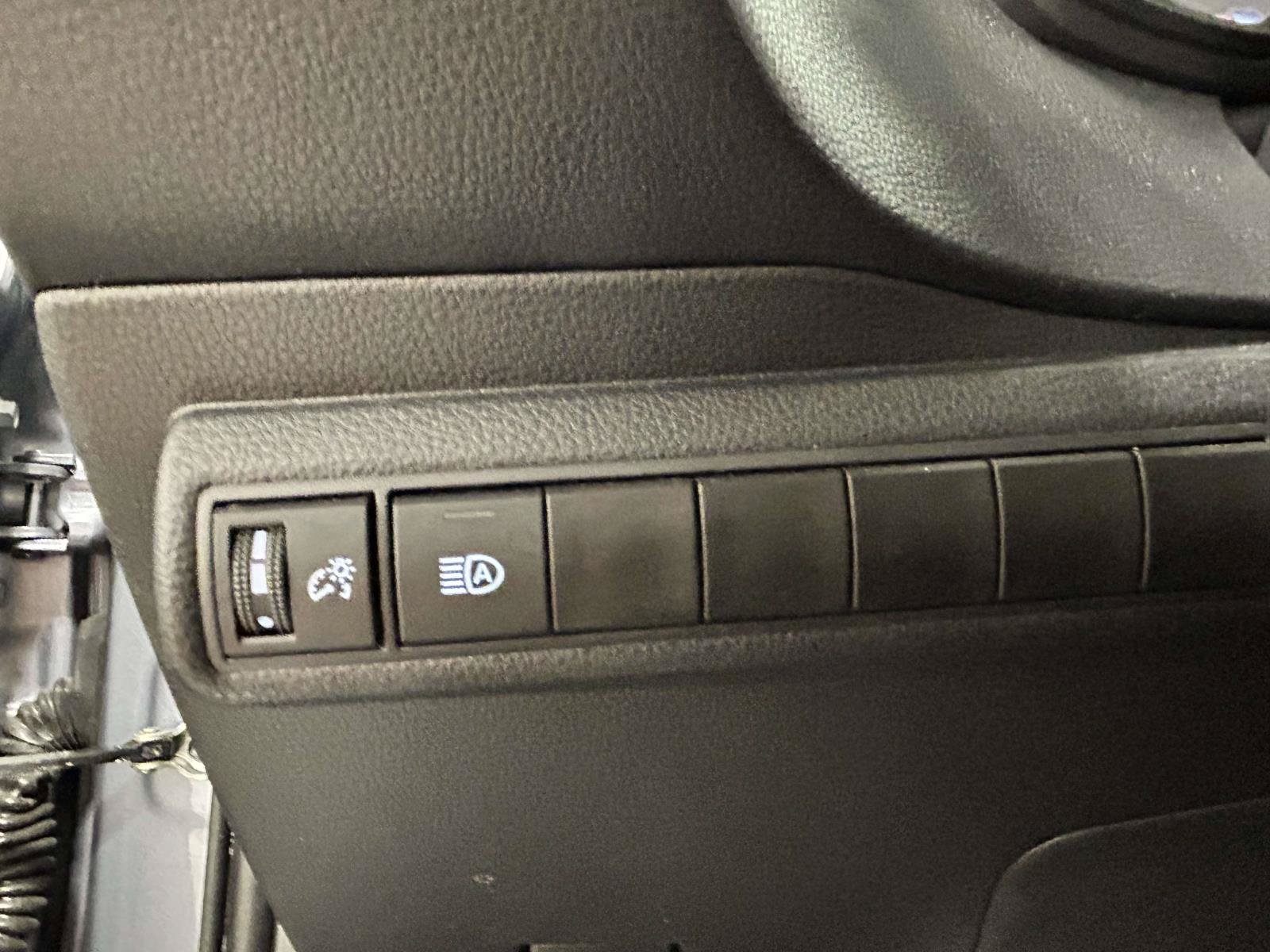 Used 2025 Toyota Corolla LE FWD image 20