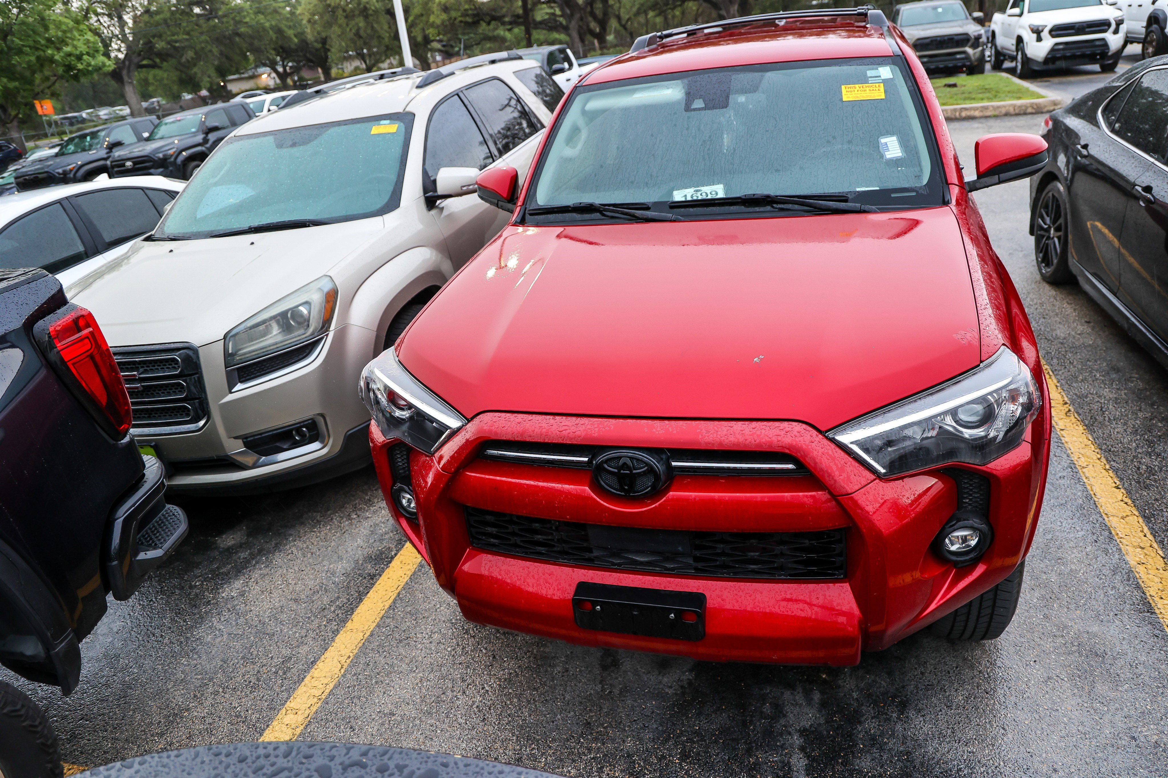 Used 2023 Toyota 4Runner SR5 AWD/4WD image 4