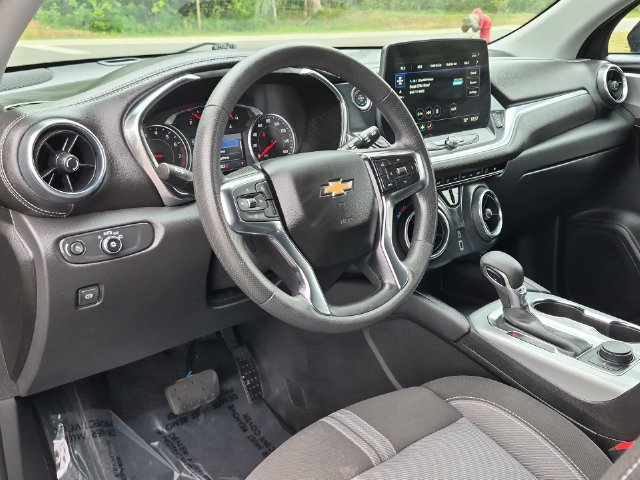 Used 2025 Chevrolet Blazer LT FWD image 29