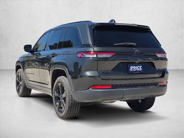 Used 2024 Jeep Grand Cherokee Limited w/ Black Appearance Package AWD/4WD image 8