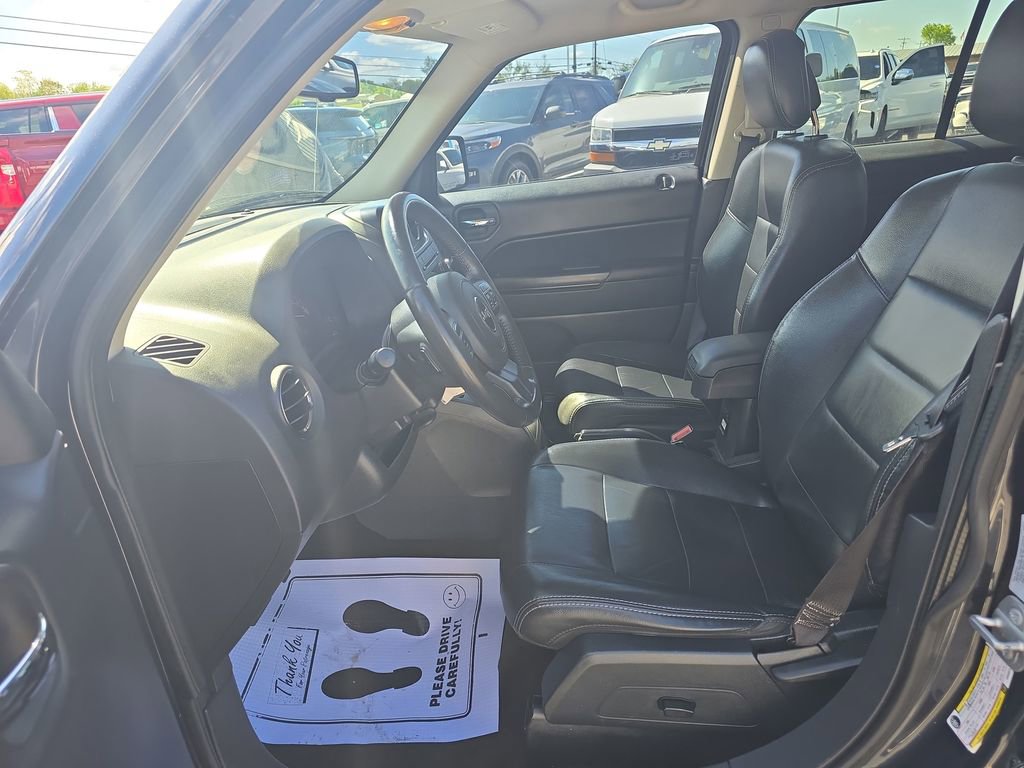 Used 2016 Jeep Patriot High Altitude FWD image 20