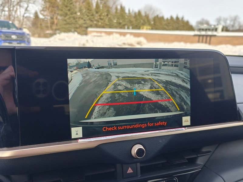 Used 2023 Toyota Crown XLE image 29