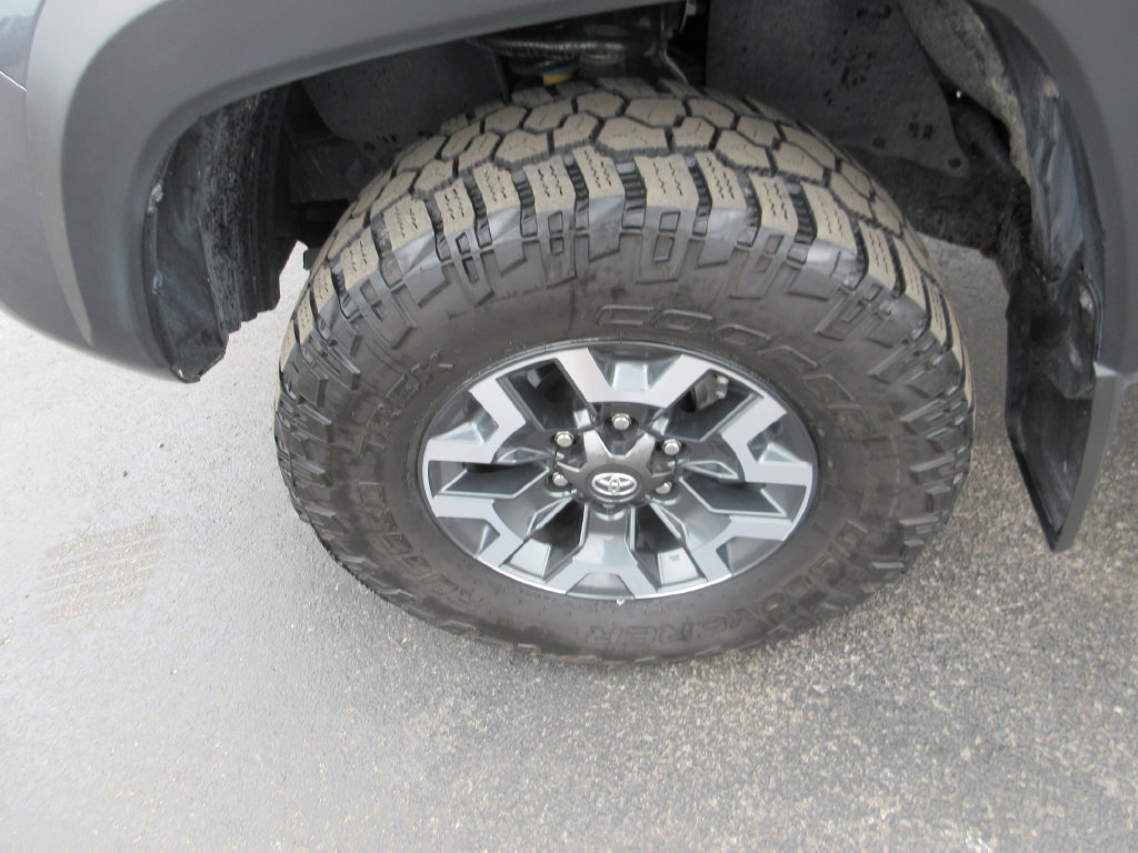 Used 2019 Toyota Tacoma TRD Off-Road AWD/4WD image 15