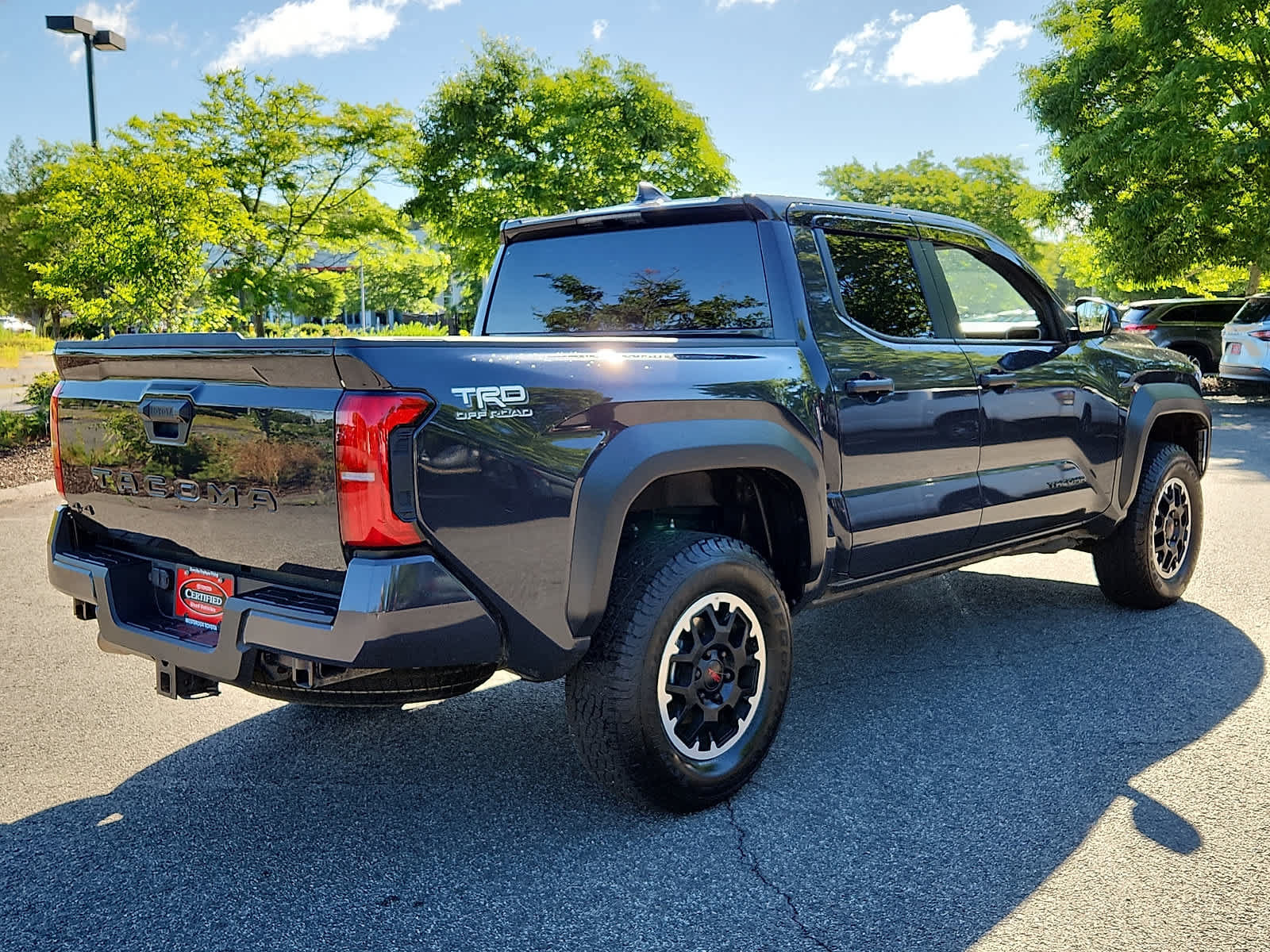 Certified 2025 Toyota Tacoma TRD Off-Road AWD/4WD image 5