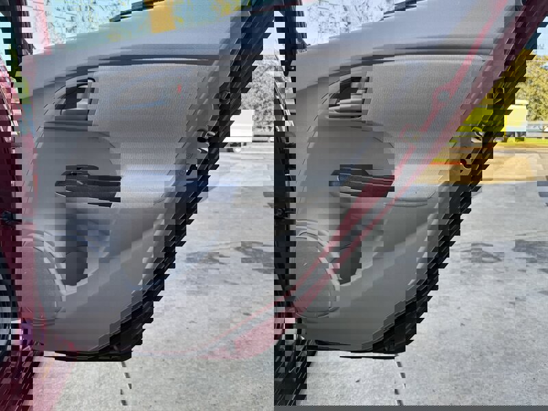 Used 2010 Honda Insight EX image 38