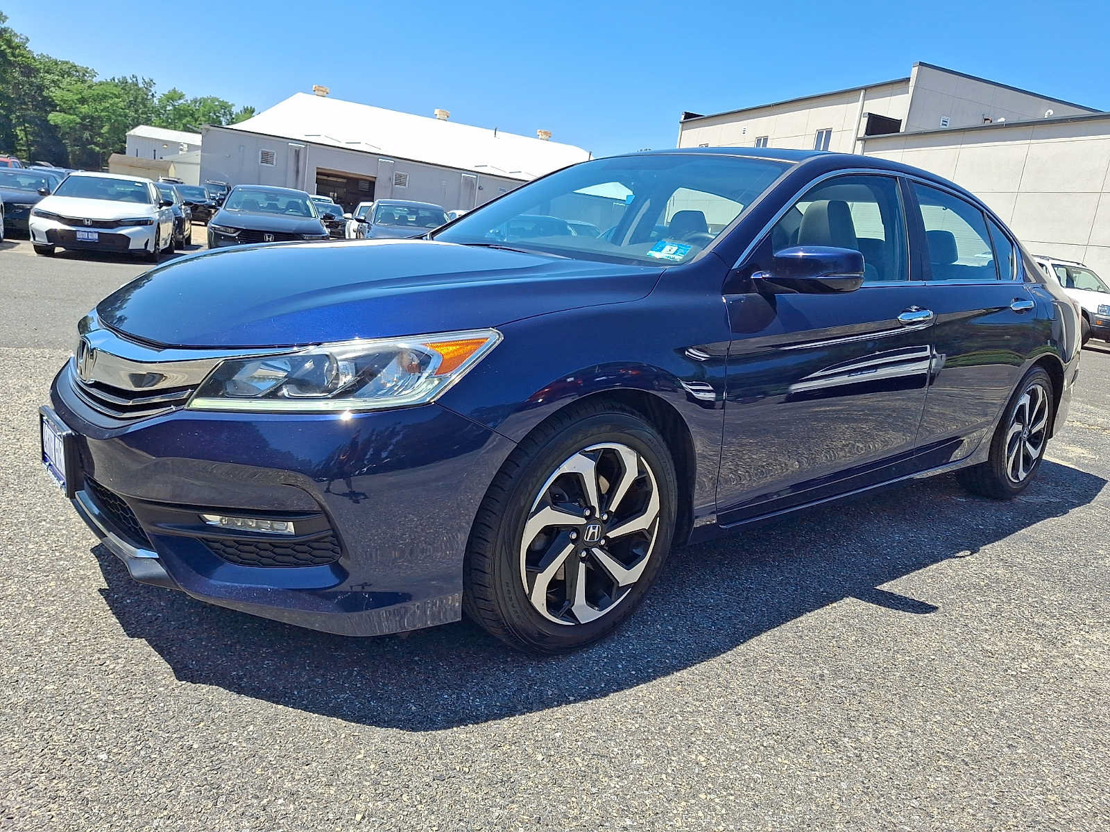Used 2016 Honda Accord EX image 3