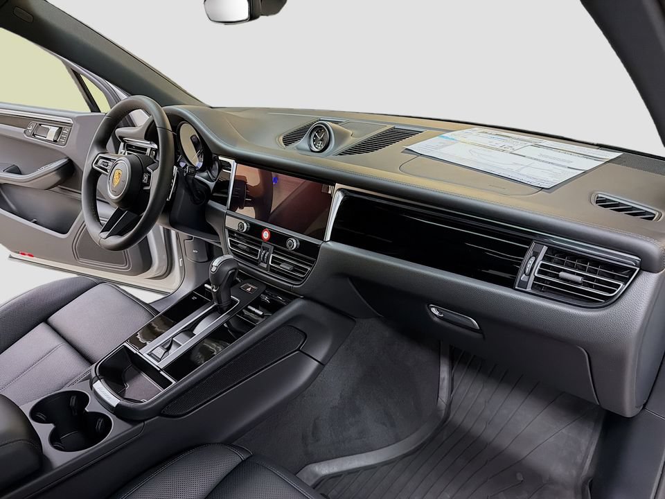 New 2026 Porsche Macan AWD/4WD image 31
