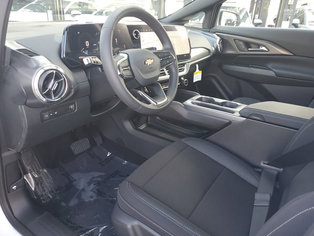 New 2026 Chevrolet Equinox EV LT image 17