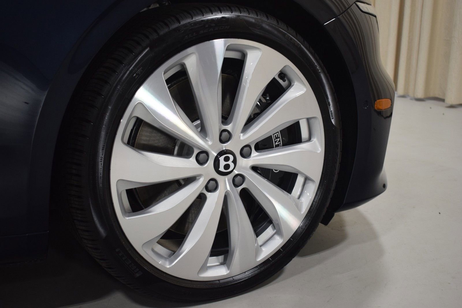 New 2026 Bentley Continental GTC AWD/4WD image 7
