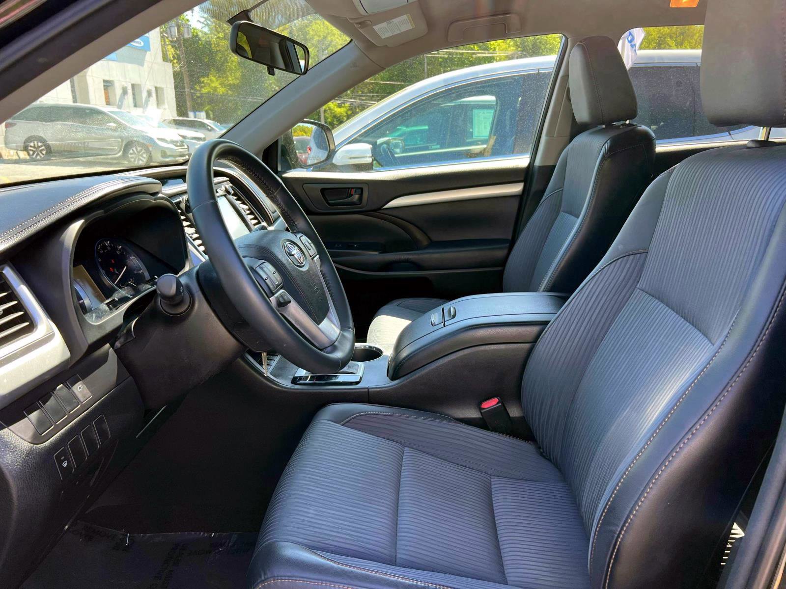 Used 2016 Toyota Highlander Plus AWD/4WD image 14
