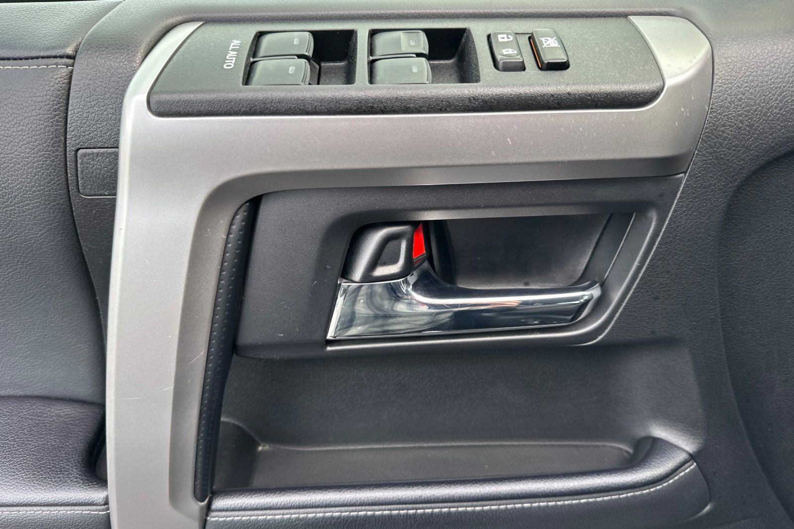 Used 2023 Toyota 4Runner SR5 image 12