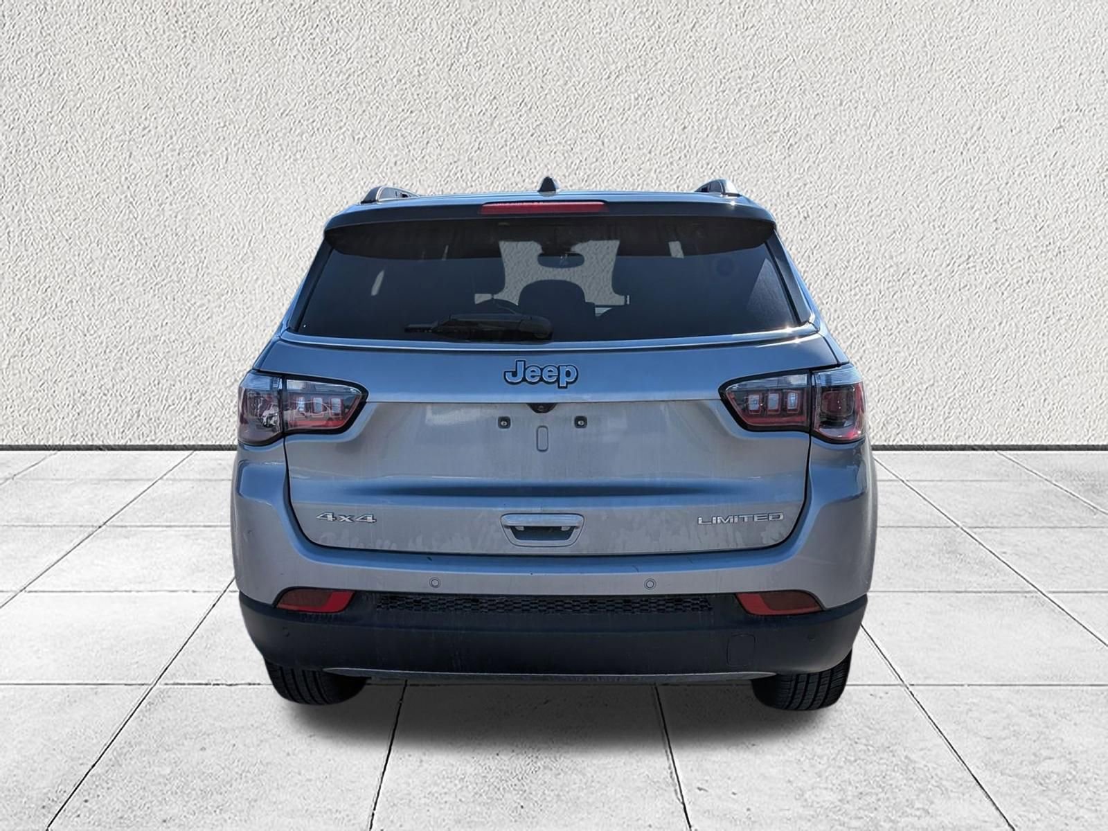 Used 2024 Jeep Compass Limited image 4