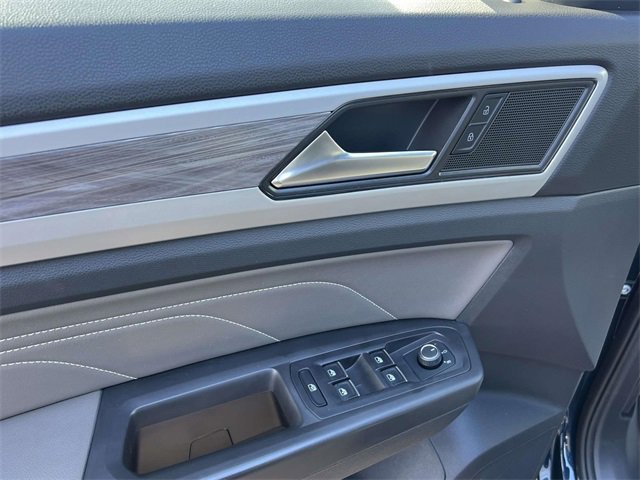 Certified 2022 Volkswagen Atlas Cross Sport SE image 17