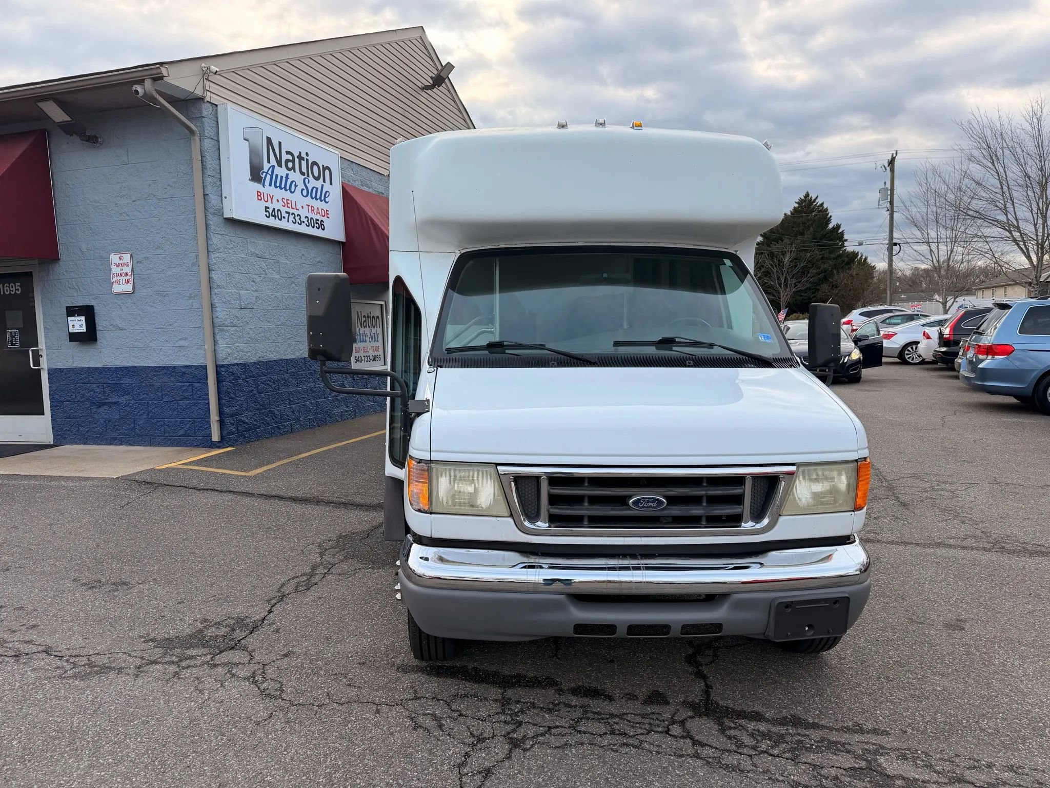 Used 2003 Ford E-450 and Econoline 450 image 2