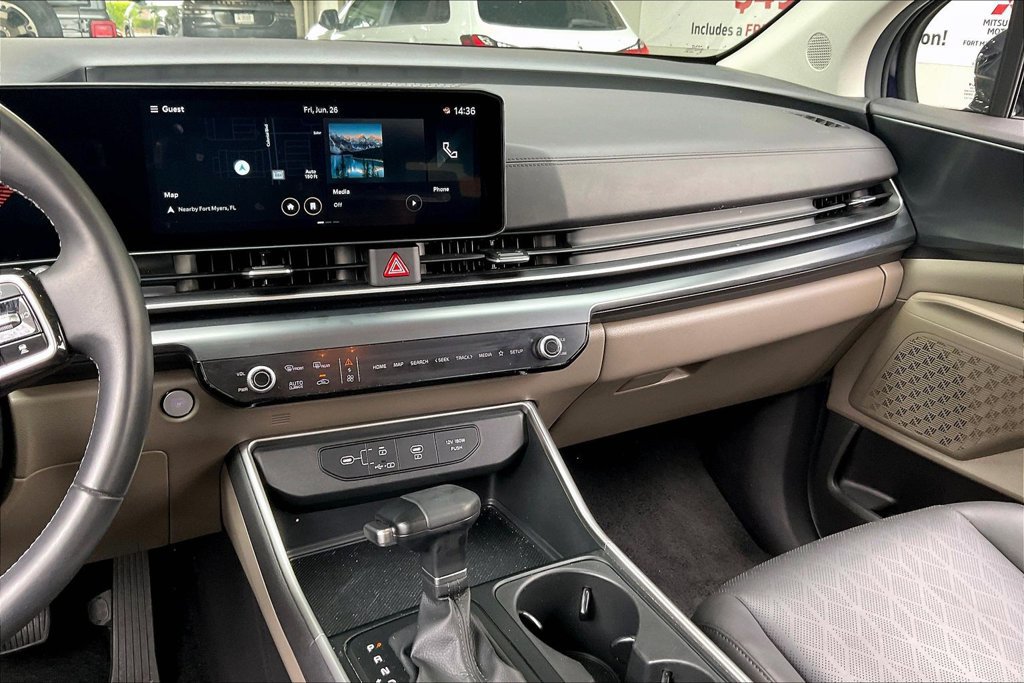 Used 2026 Kia Carnival FWD image 10