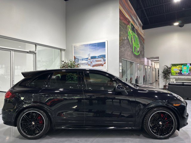 Used 2014 Porsche Cayenne GTS AWD/4WD image 25