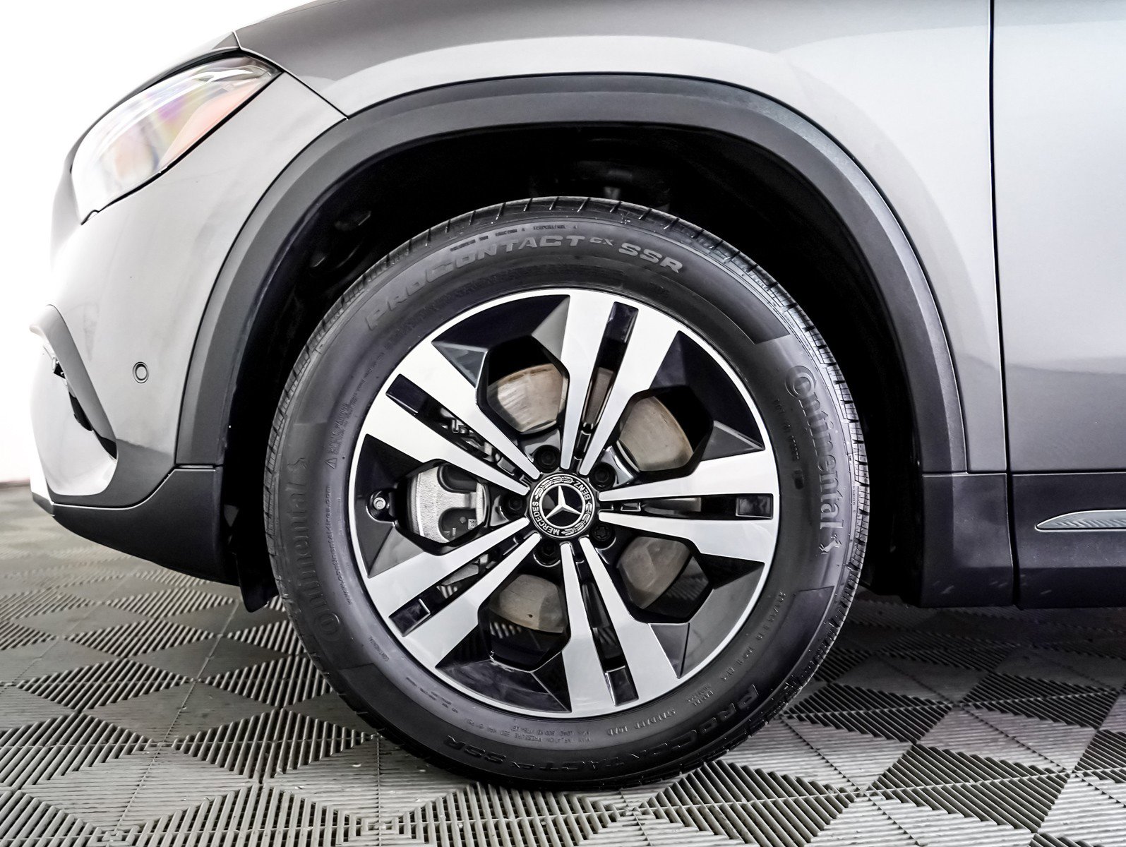 Certified 2024 Mercedes-Benz GLA 250 w/ Exclusive Package image 6