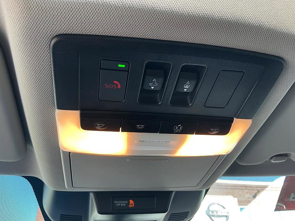 Used 2023 Nissan Rogue Platinum image 21