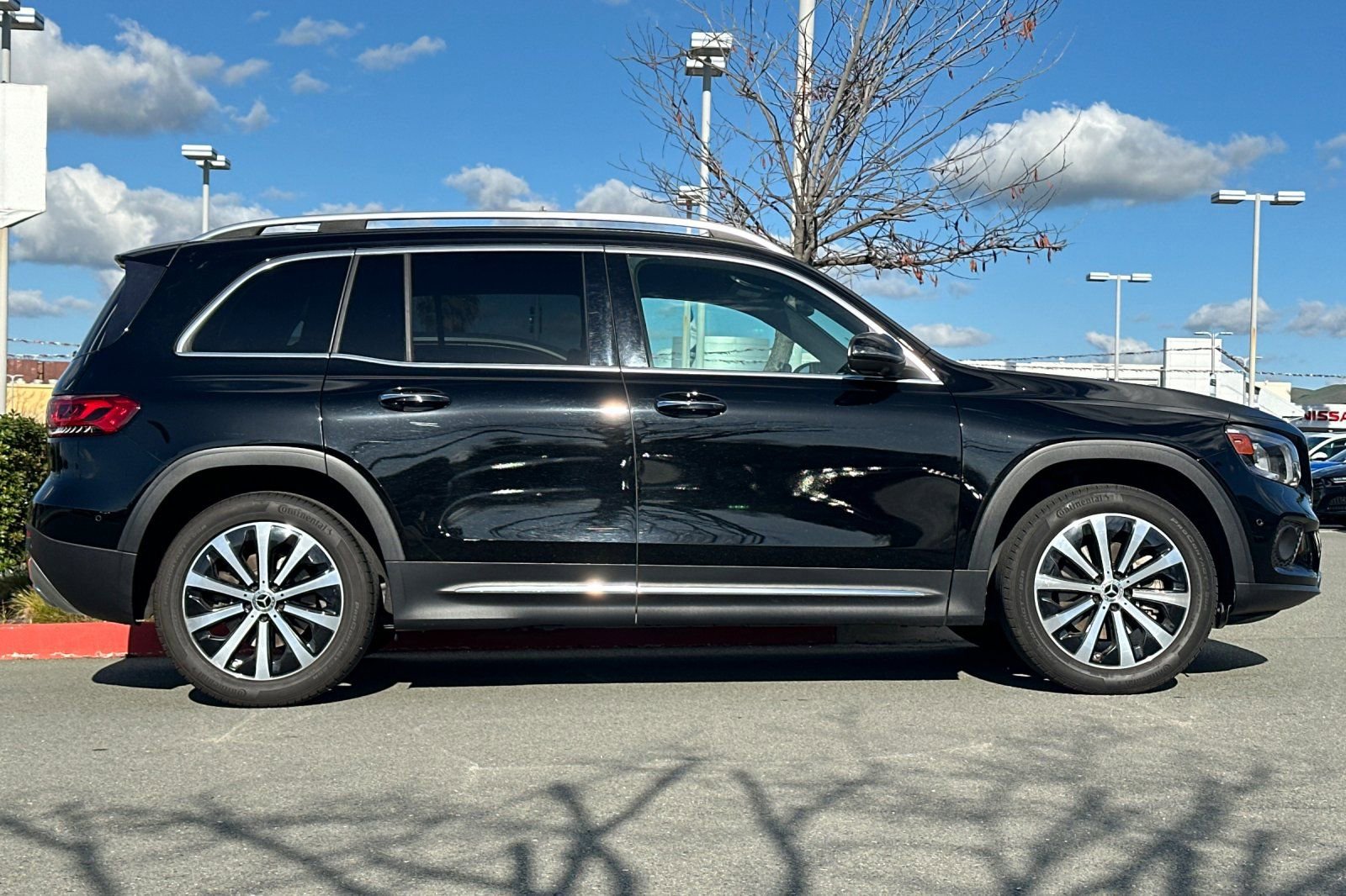 Used 2021 Mercedes-Benz GLB 250 image 3