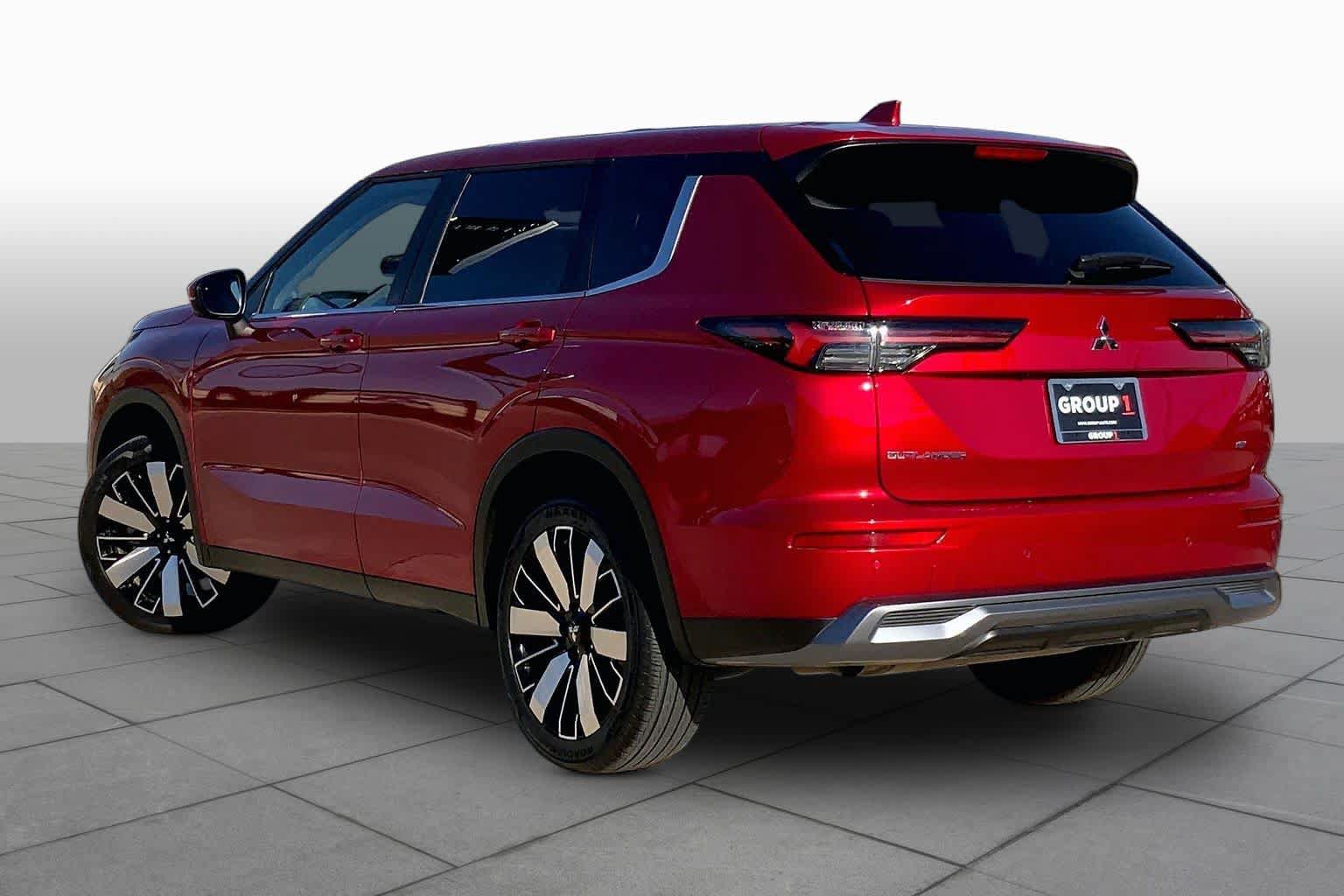 Used 2025 Mitsubishi Outlander SE AWD/4WD image 11