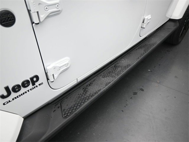 Used 2023 Jeep Gladiator Overland image 13