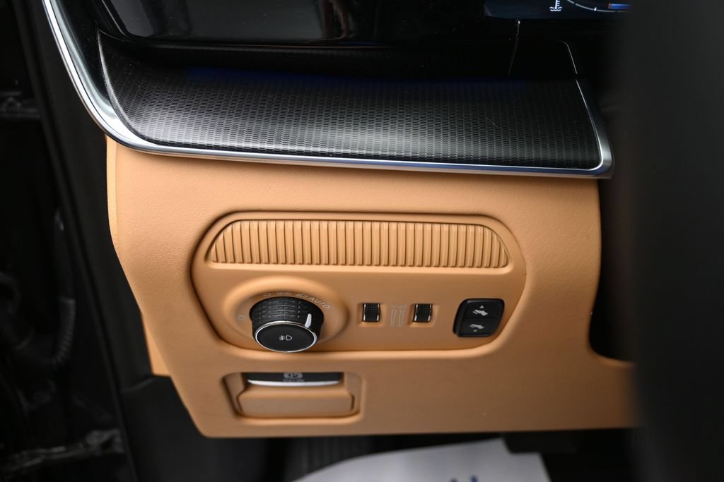 Used 2025 Jeep Grand Wagoneer Series III w/ Rear Seat Video Group 1 AWD/4WD image 27