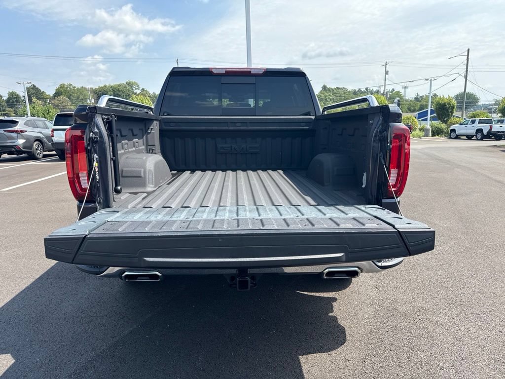 Used 2023 GMC Sierra 1500 SLT w/ SLT Premium Plus Package AWD/4WD image 4