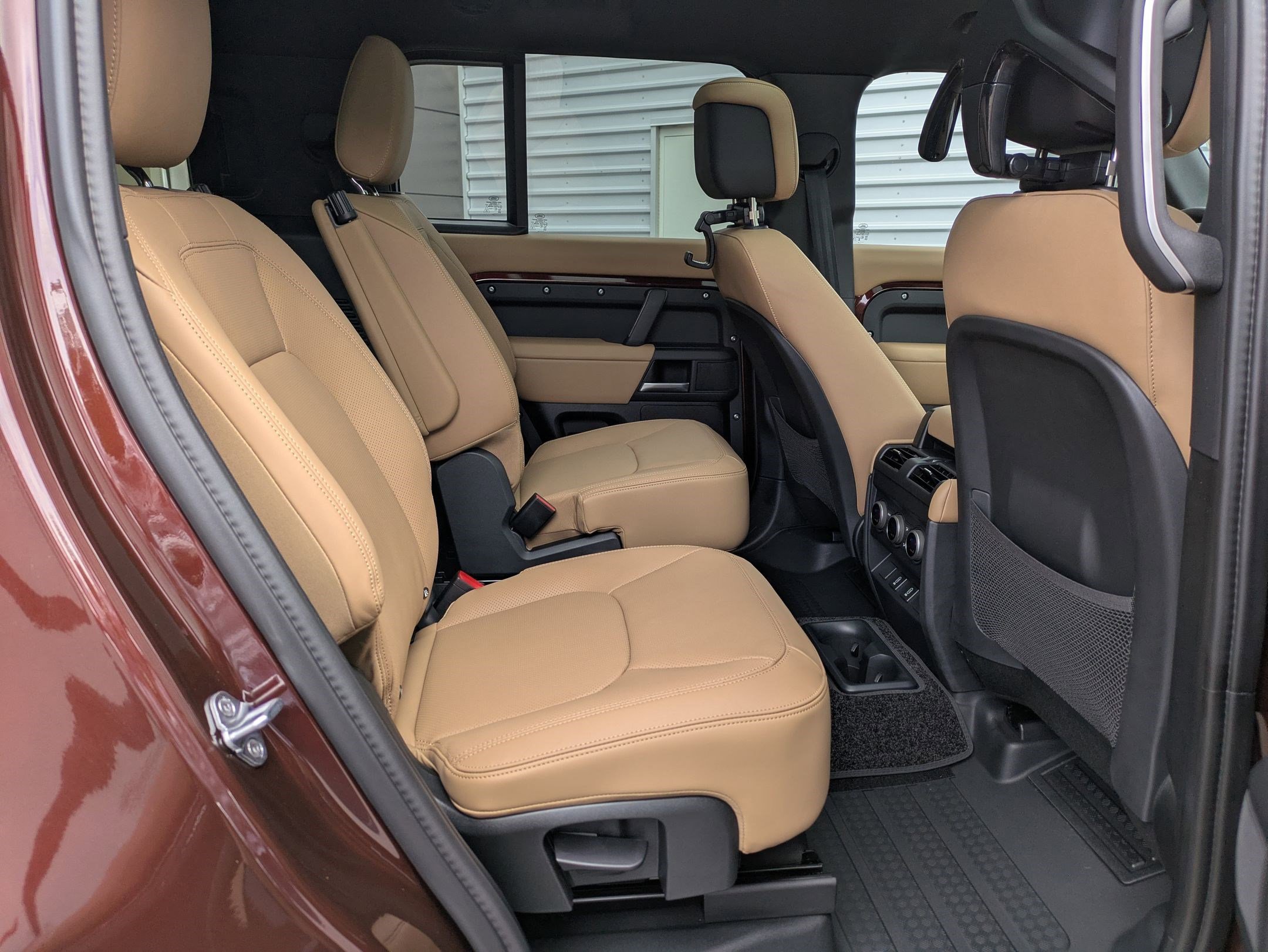 New 2026 Land Rover Defender 130 X-Dynamic SE AWD/4WD image 29