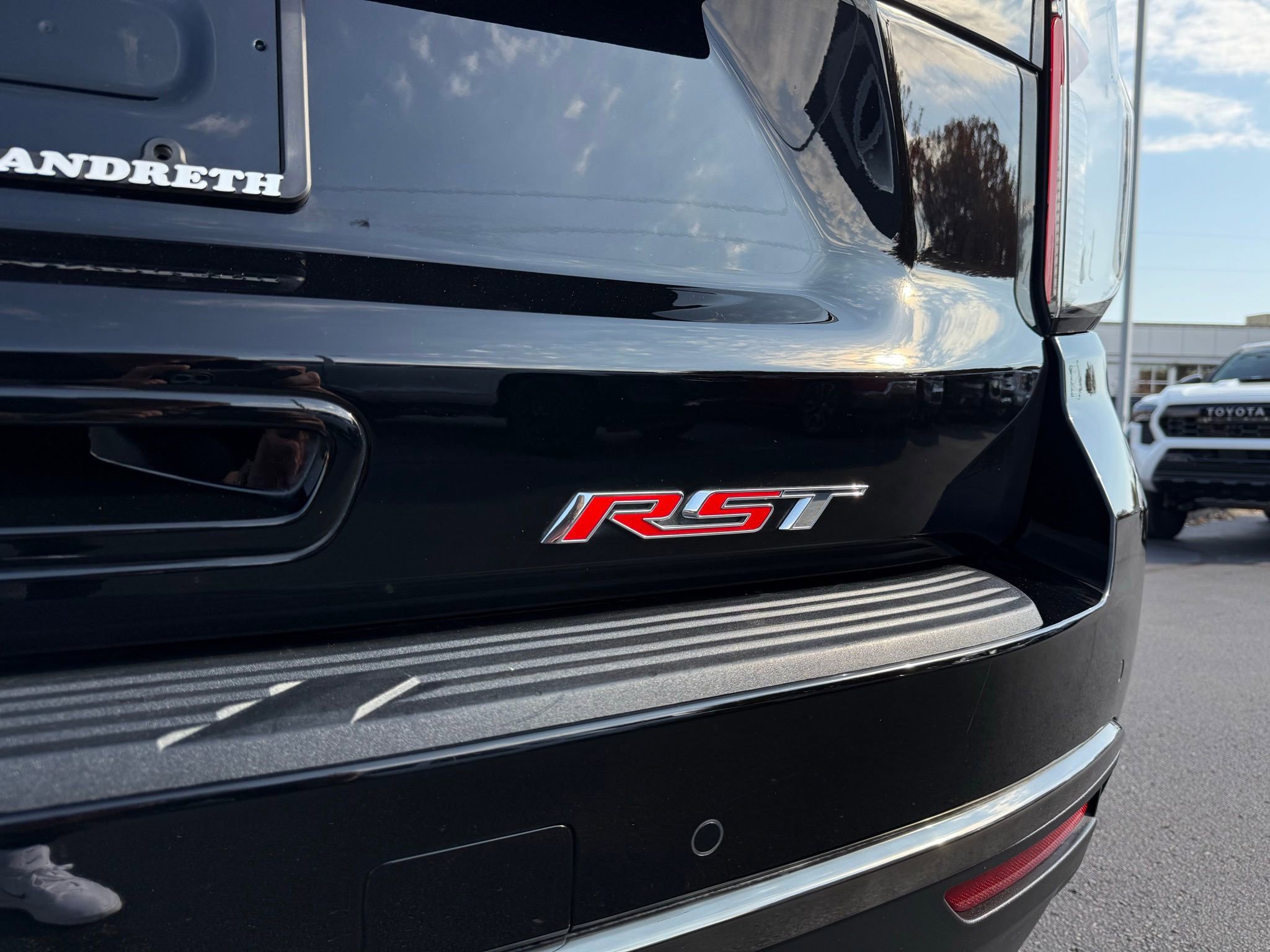 Used 2022 Chevrolet Tahoe RST w/ Luxury Package image 10