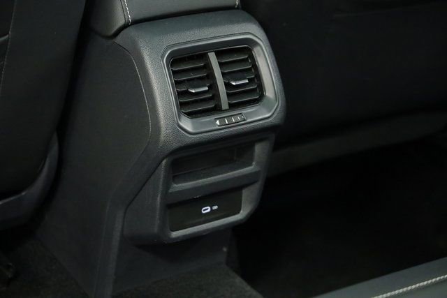 Certified 2022 Volkswagen Taos SE w/ Panoramic Sunroof Package image 36