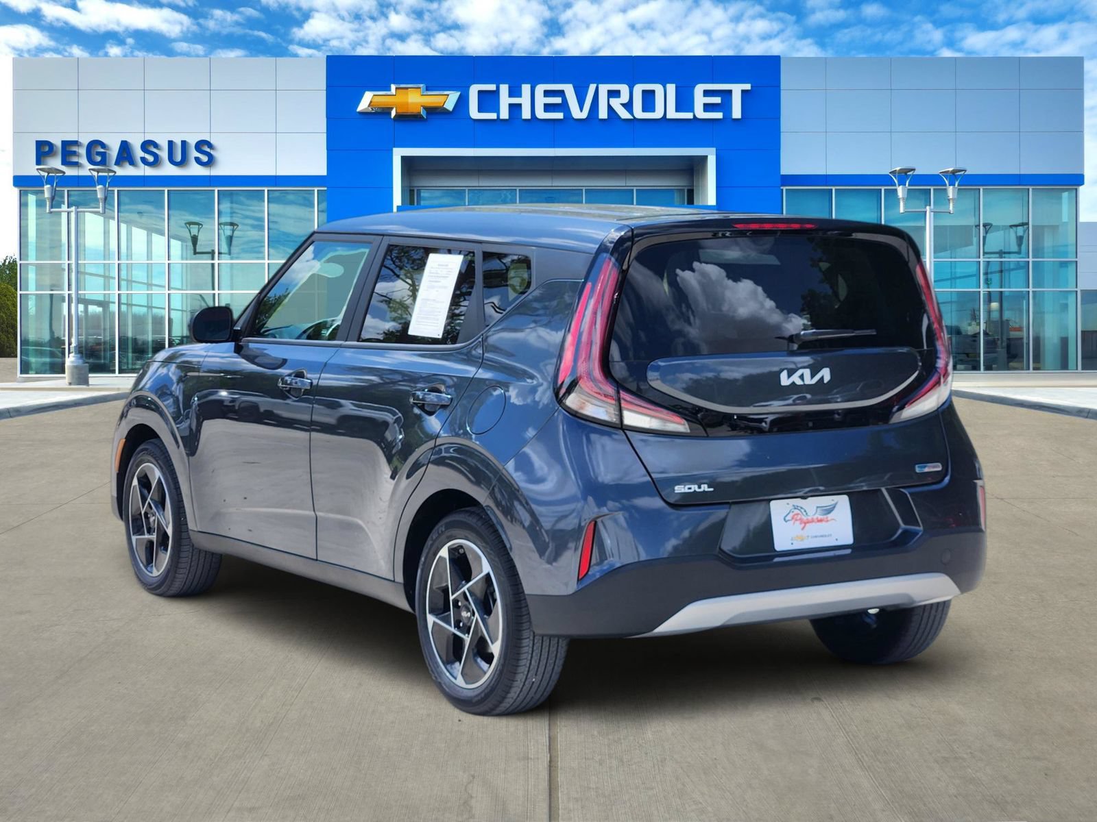 Used 2025 Kia Soul EX FWD image 4