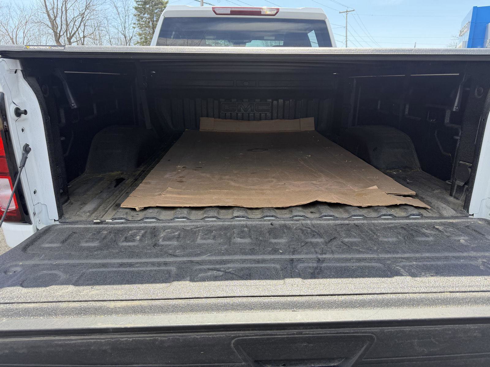 Used 2025 GMC Sierra 2500 SLE image 18