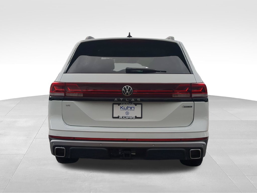 Certified 2025 Volkswagen Atlas Peak Edition SE AWD/4WD image 5
