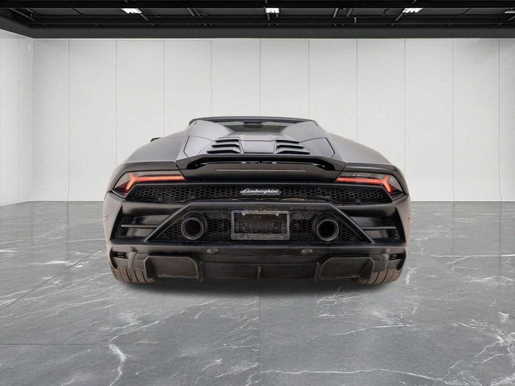 Used 2020 Lamborghini Huracan EVO image 11