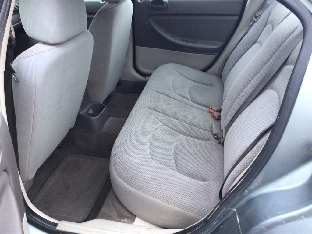 Used 2006 Dodge Stratus SXT image 10