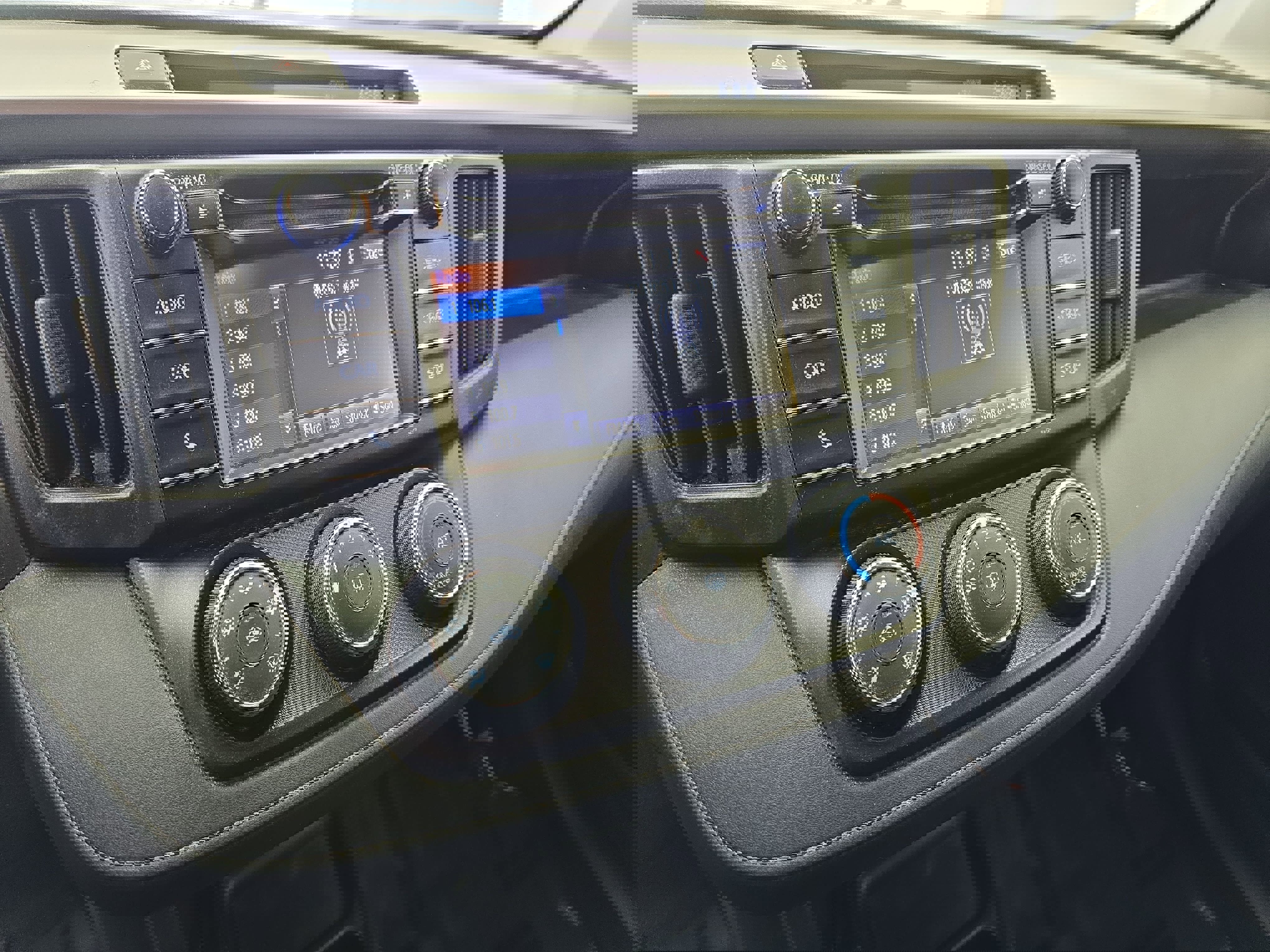 Used 2018 Toyota RAV4 LE image 19