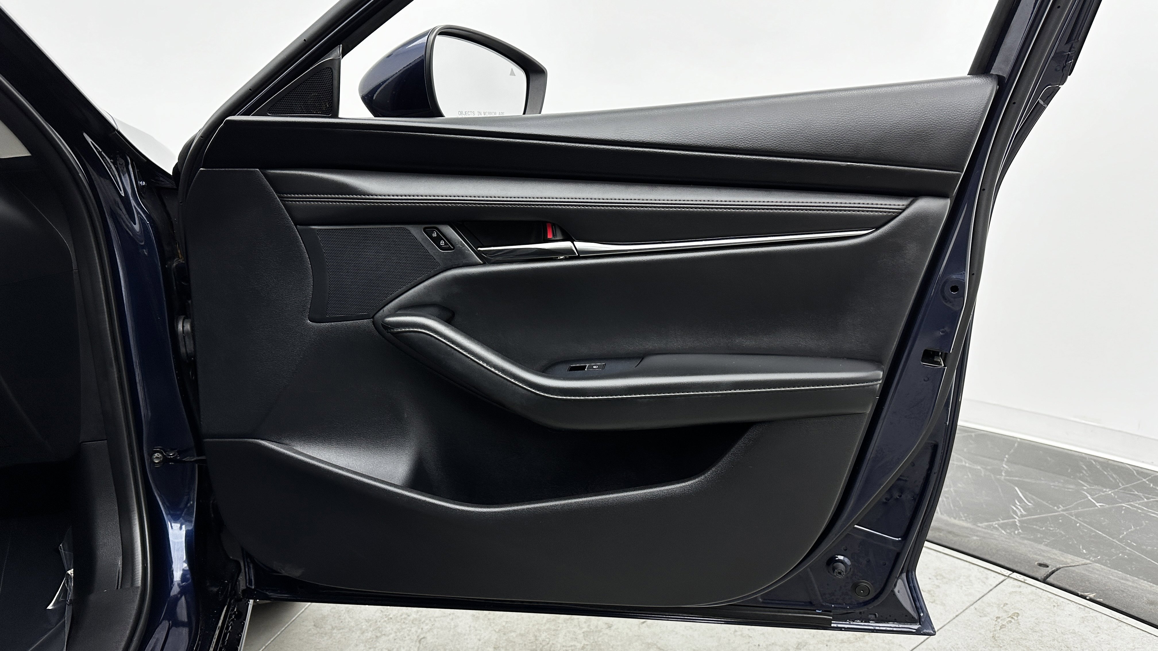 Used 2023 MAZDA MAZDA3 s image 35