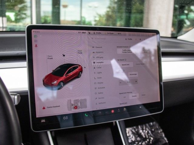 Used 2018 Tesla Model 3 image 15