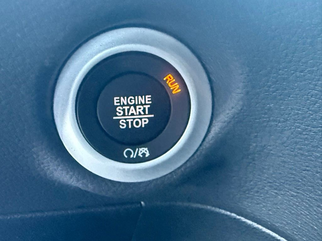 New 2026 Chrysler Pacifica Select image 18