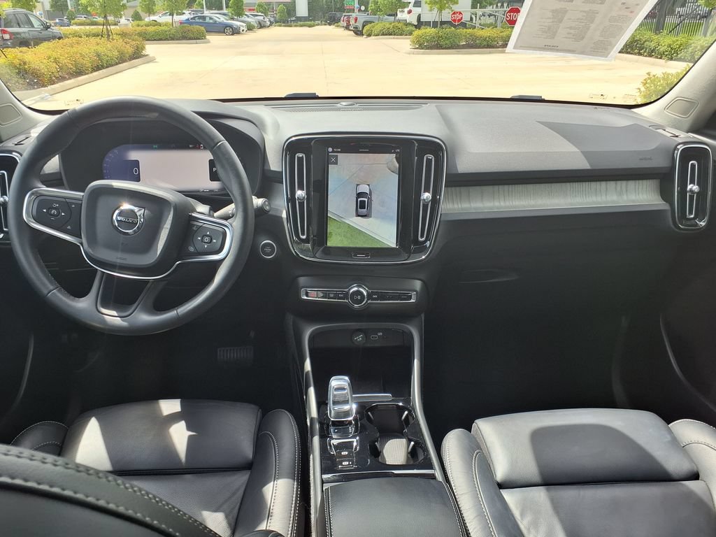 Certified 2023 Volvo XC40 B5 Ultimate w/ Protection Package Premier AWD/4WD image 19