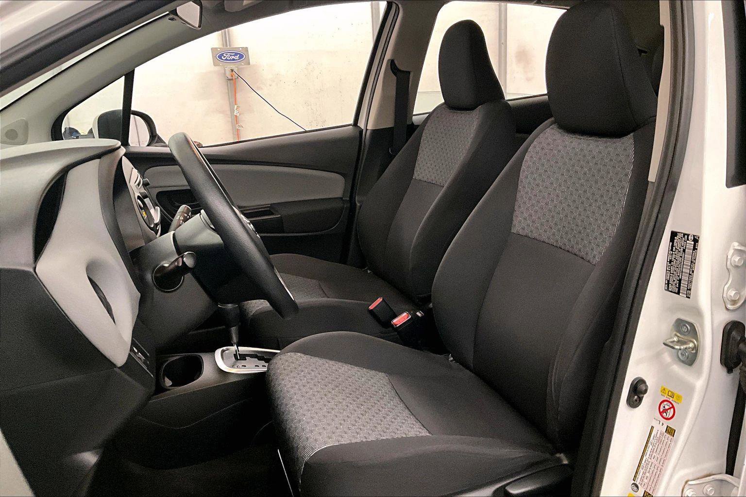 Used 2016 Toyota Yaris LE image 24