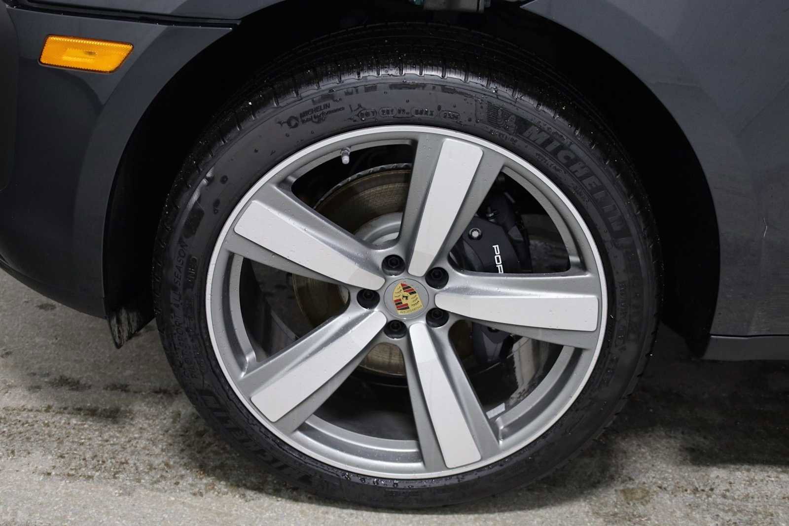 New 2026 Porsche Macan image 39