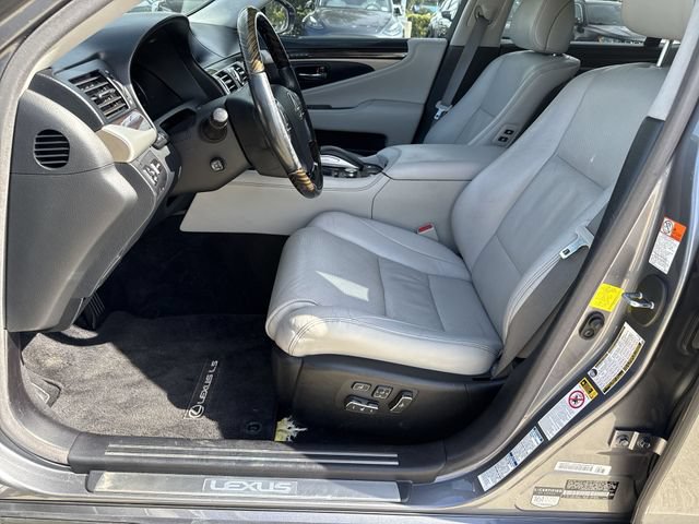 Used 2016 Lexus LS 460 AWD w/ Comfort Package image 18