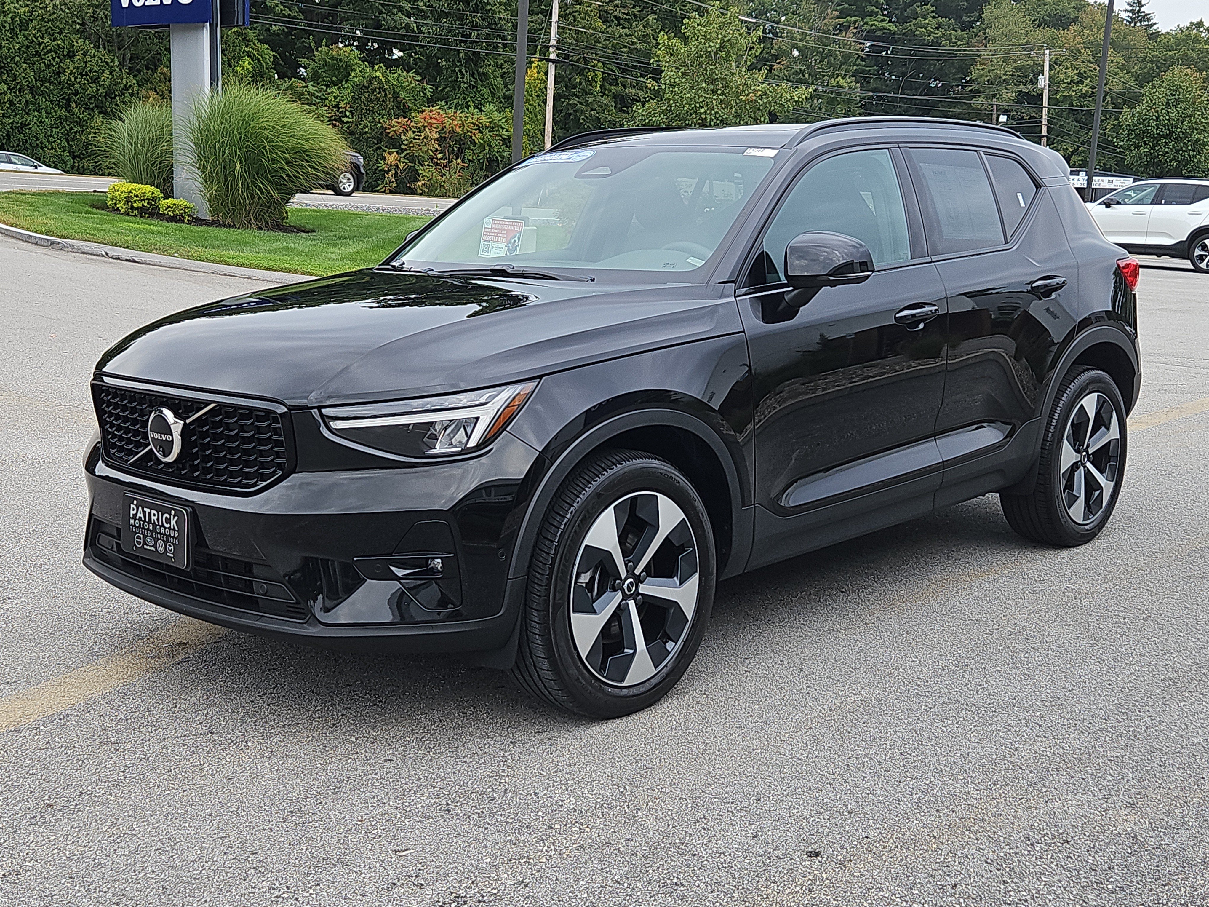 Used 2024 Volvo XC40 B5 Plus w/ Protection Package Premier AWD/4WD image 22